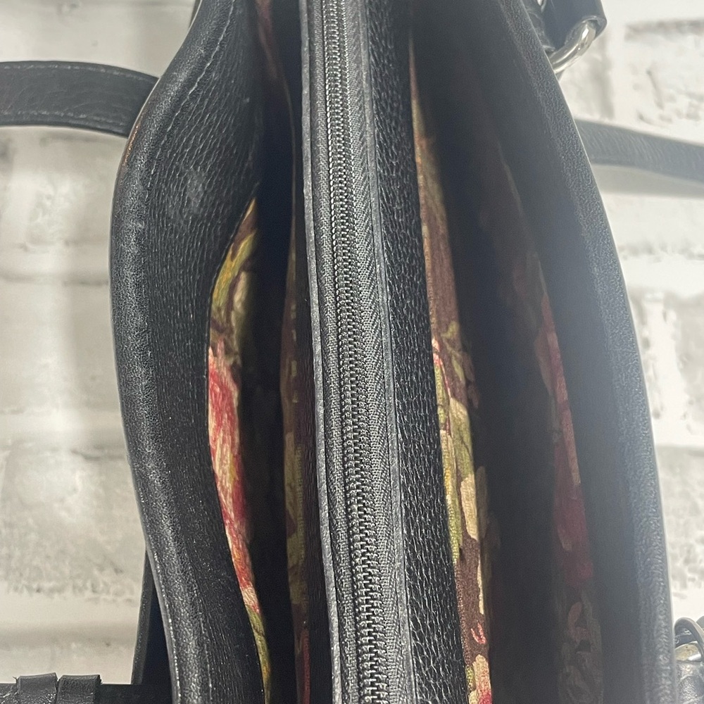 Brighton Black Crocodile-Embossed leather Shoulder Bag. Hearts. Pre-owned. Tote - Picture 6 of 16